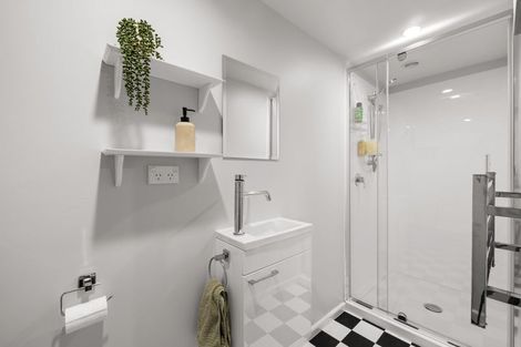 Photo of property in 6 Kingsgate Place, Burnside, Christchurch, 8053