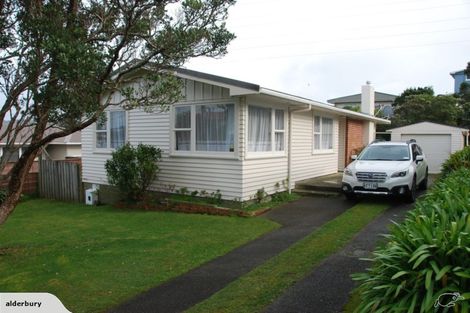 Photo of property in 14 Alder Place, Newlands, Wellington, 6037