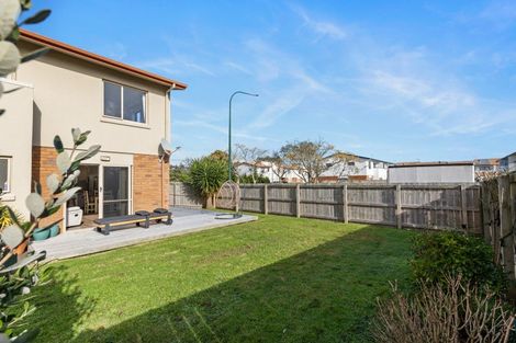 Photo of property in 2 Elwarth Way, Ranui, Auckland, 0612