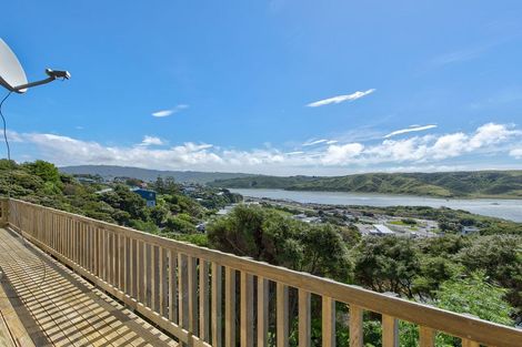 Photo of property in 10 Kahu Road, Paremata, Porirua, 5024