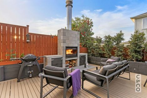 Photo of property in 37 Nobilo Road, Kumeu, 0810