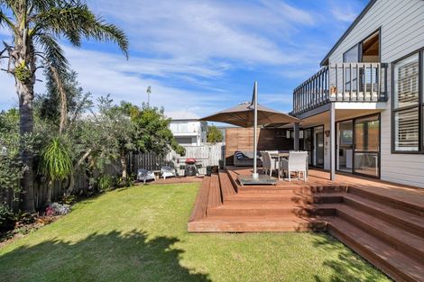 Photo of property in 202 Beverley Terrace, Whangamata, 3620