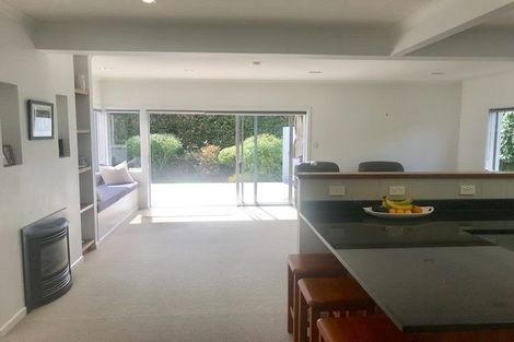 Photo of property in 16 Prestige Place, Castor Bay, Auckland, 0620