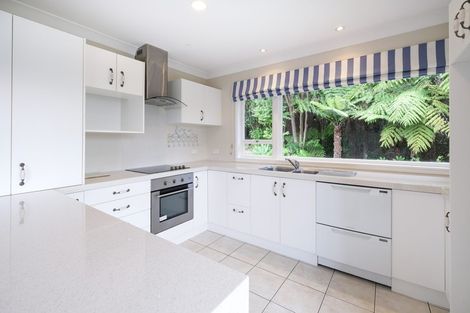 Photo of property in 2/17 Woodlands Crescent, Browns Bay, Auckland, 0630