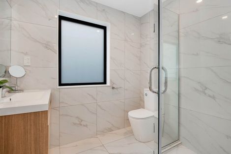 Photo of property in 57d Hogans Road, Glenfield, Auckland, 0629