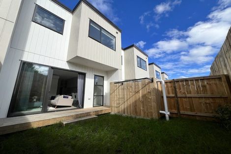 Photo of property in 4/25 Abbotleigh Avenue, Te Atatu Peninsula, Auckland, 0610