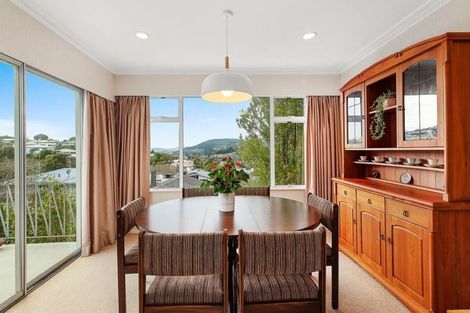 Photo of property in 3a Saint Johns Terrace, Tawa, Wellington, 5028