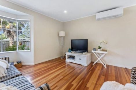 Photo of property in 53 Stratford Road, Manurewa, Auckland, 2105