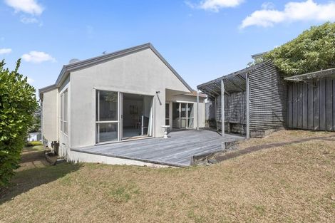Photo of property in 2/17 Bevyn Street, Castor Bay, Auckland, 0620