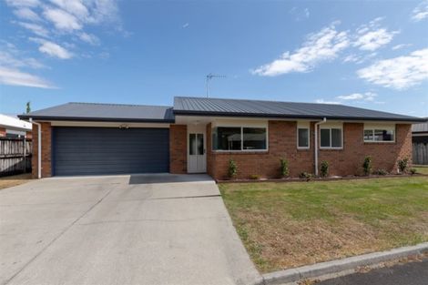 Photo of property in 48 Catalina Drive, Melville, Hamilton, 3206