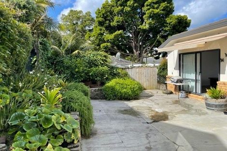 Photo of property in 2/32 Bevyn Street, Castor Bay, Auckland, 0620