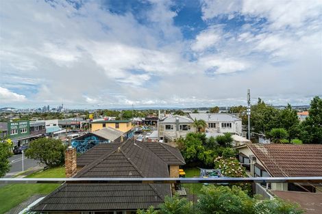 Photo of property in 6/14 Williamson Avenue, Belmont, Auckland, 0622