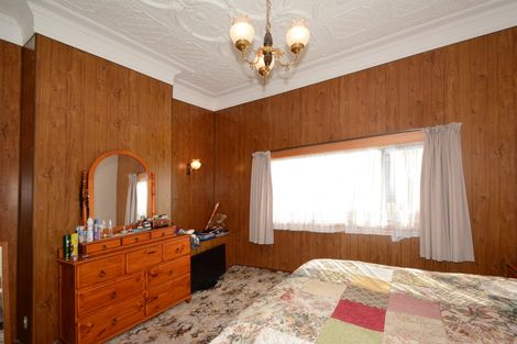 Photo of property in 115 Macandrew Road, South Dunedin, Dunedin, 9012