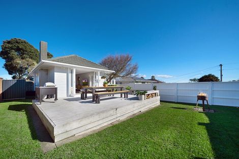 Photo of property in 1/18 Strid Road, Te Atatu South, Auckland, 0610