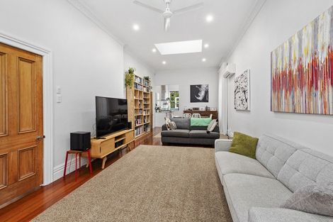 Photo of property in 17 Myrtle Crescent, Mount Cook, Wellington, 6021