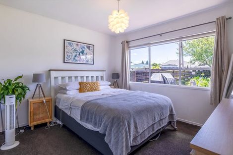 Photo of property in 2/24 Bedford Street, Te Atatu South, Auckland, 0610