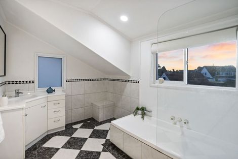 Photo of property in 5 Pohutukawa Road, Whenuapai, Auckland, 0618