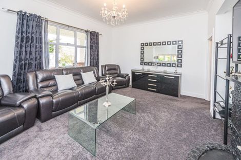 Photo of property in 12 Carlton Avenue, Gonville, Whanganui, 4501