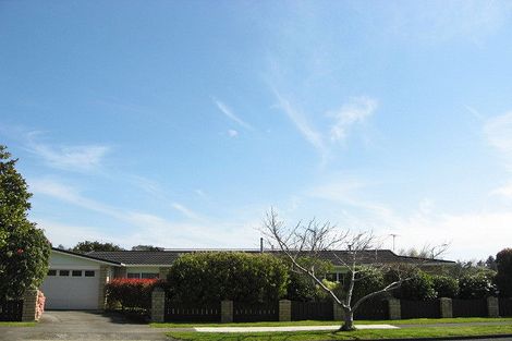 Photo of property in 15 Karamea Street, Whalers Gate, New Plymouth, 4310