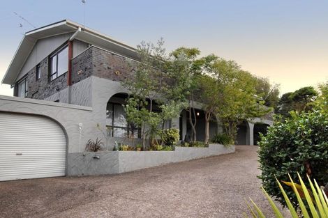 Photo of property in 2/533 Beach Road, Murrays Bay, Auckland, 0630