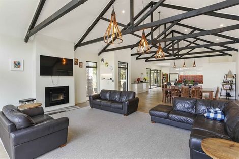 Photo of property in 123 Pinchgut Road, Kaukapakapa, 0873