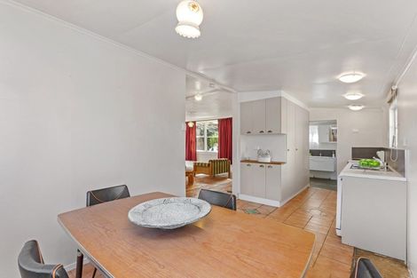 Photo of property in 77 Wallis Street, Raglan, 3225