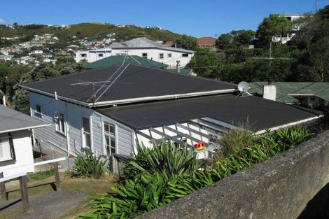 Photo of property in 15 Freeling Street, Island Bay, Wellington, 6023