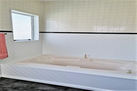 Photo of property in 1118 Fergusson Drive, Clouston Park, Upper Hutt, 5018