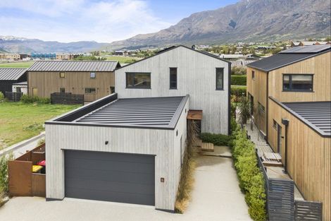 Photo of property in 6 Soudley Court, Jacks Point, Queenstown, 9371