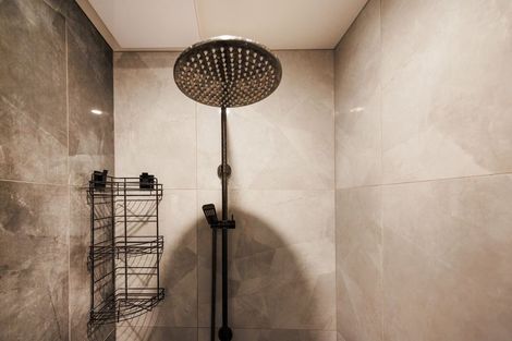 Photo of property in 37 Vaucluse Heights, Fitzherbert, Palmerston North, 4410