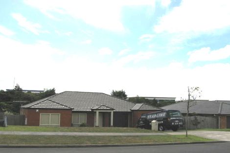 Photo of property in 74 Bluebird Crescent, Unsworth Heights, Auckland, 0632
