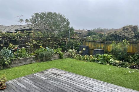 Photo of property in 6 Esther Place, Red Beach, 0932