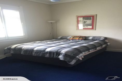 Photo of property in 139 Vauxhall Road, Narrow Neck, Auckland, 0624