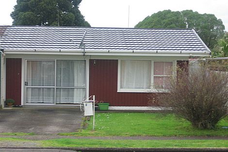 Photo of property in 2/10 Ron Keat Drive, Papakura, 2110