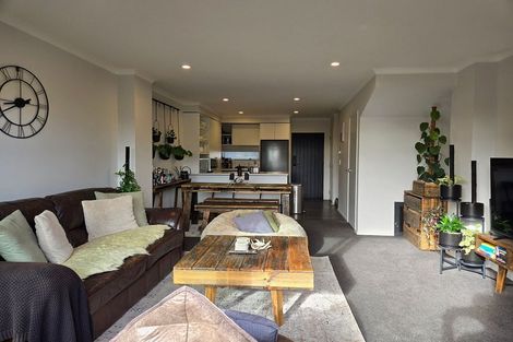 Photo of property in 9/14 Ruakiwi Road, Hamilton Lake, Hamilton, 3204