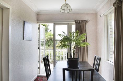 Photo of property in 55 Corunna Road, Milford, Auckland, 0620