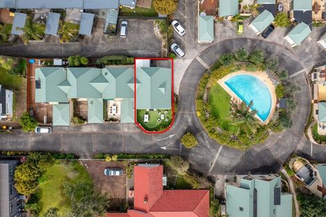 Photo of property in 4/52 Taharoto Road, Takapuna, Auckland, 0622