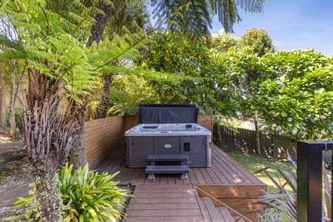 Photo of property in 133 Sandspit Road, Shelly Park, Auckland, 2014