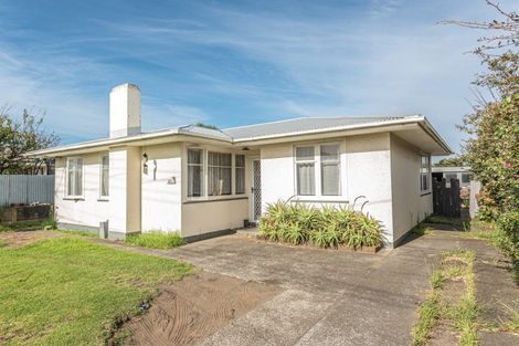 Photo of property in 125 Cornfoot Street, Castlecliff, Whanganui, 4501