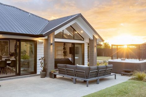 Photo of property in 18 Parlane Drive, Huapai, Kumeu, 0810