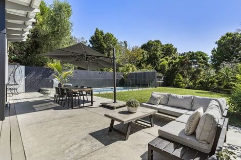 Photo of property in 890 Beach Road, Waiake, Auckland, 0630