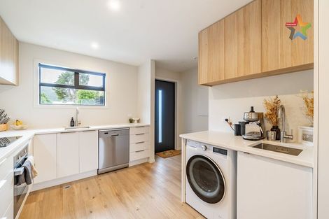 Photo of property in 6/489 Riverside Drive, Fairfield, Lower Hutt, 5011