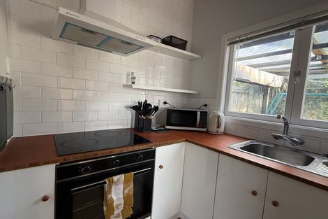 Photo of property in 1/76 Kaurilands Road, Titirangi, Auckland, 0604