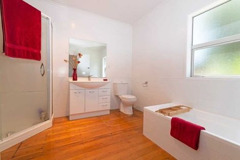 Photo of property in 31 Waitakere Road, Waitakere, Auckland, 0816