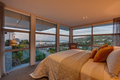 Photo of property in 6 Challenger Lane, Redcliffs, Christchurch, 8081