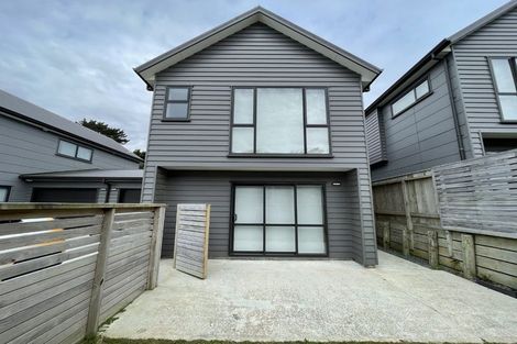 Photo of property in 3 Brindle Way, Newlands, Wellington, 6037