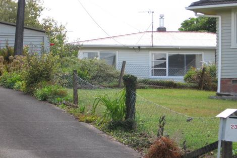 Photo of property in 23 Tauhara Street, Green Bay, Auckland, 0604