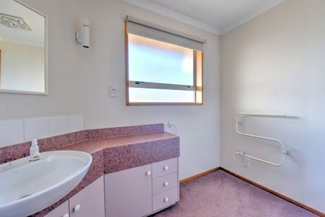 Photo of property in 24 Aotea Crescent, Gore, 9710