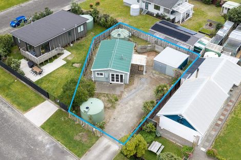 Photo of property in 16 Hydrabad Drive, Waitarere Beach, Levin, 5510