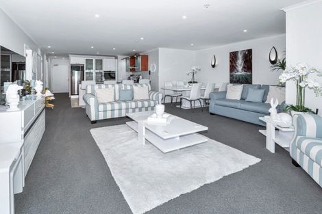 Photo of property in 311/136 Marine Parade, Mount Maunganui, 3116